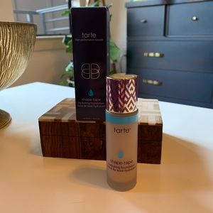 NWT Shape Tape Foundation light-medium honey